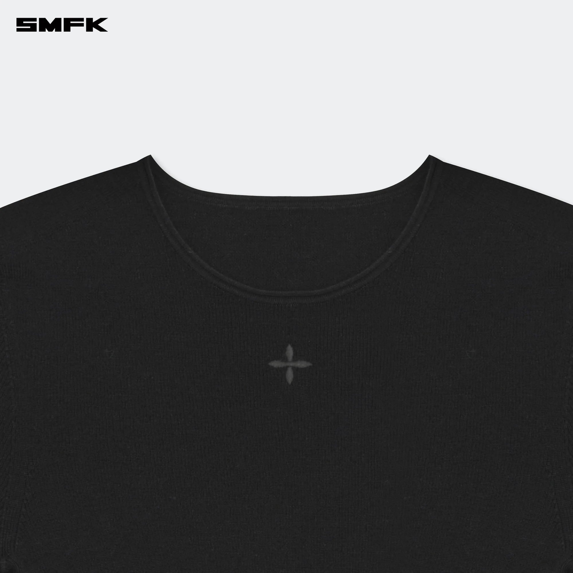 COMPASS HUG SEAMLESS WOOL KNIT TEE