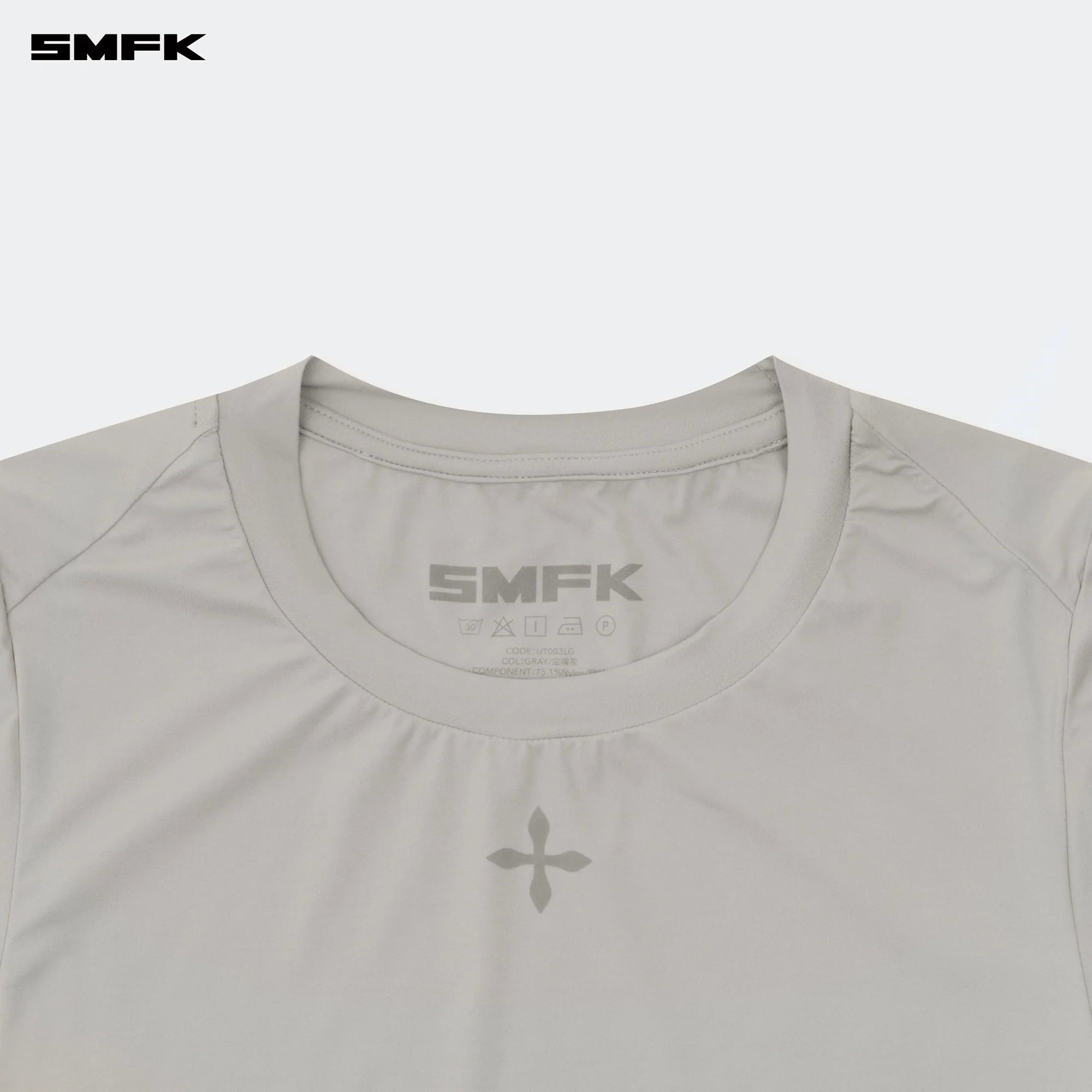 COMPASS HUG SKIN-TIGHT FITTING TEE GRAY