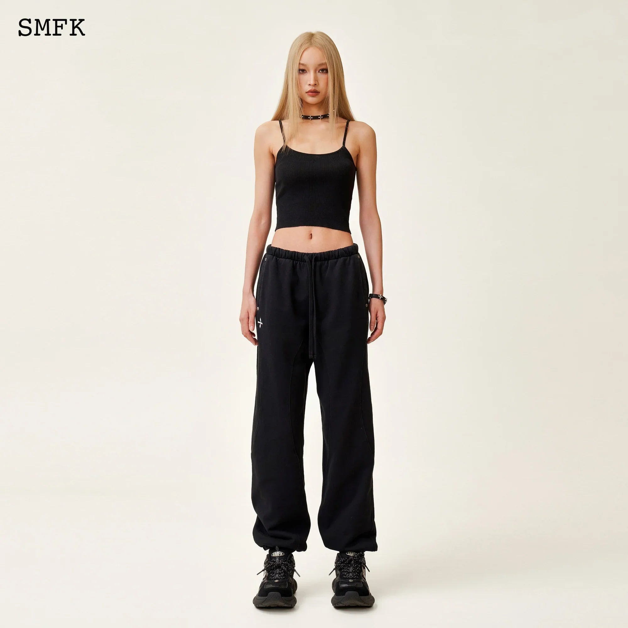 COMPASS RUSH JOGGING SWEATPANTS IN BLACK