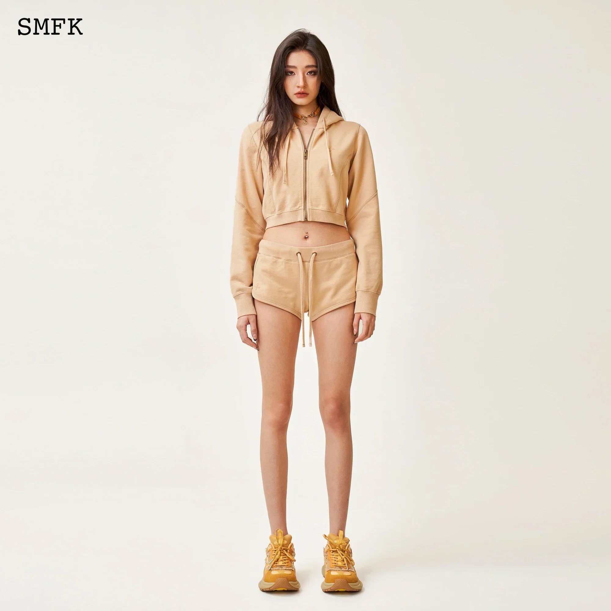 SMFK COMPASS RUSH SHORT SPORTY HOODIE IN SAND