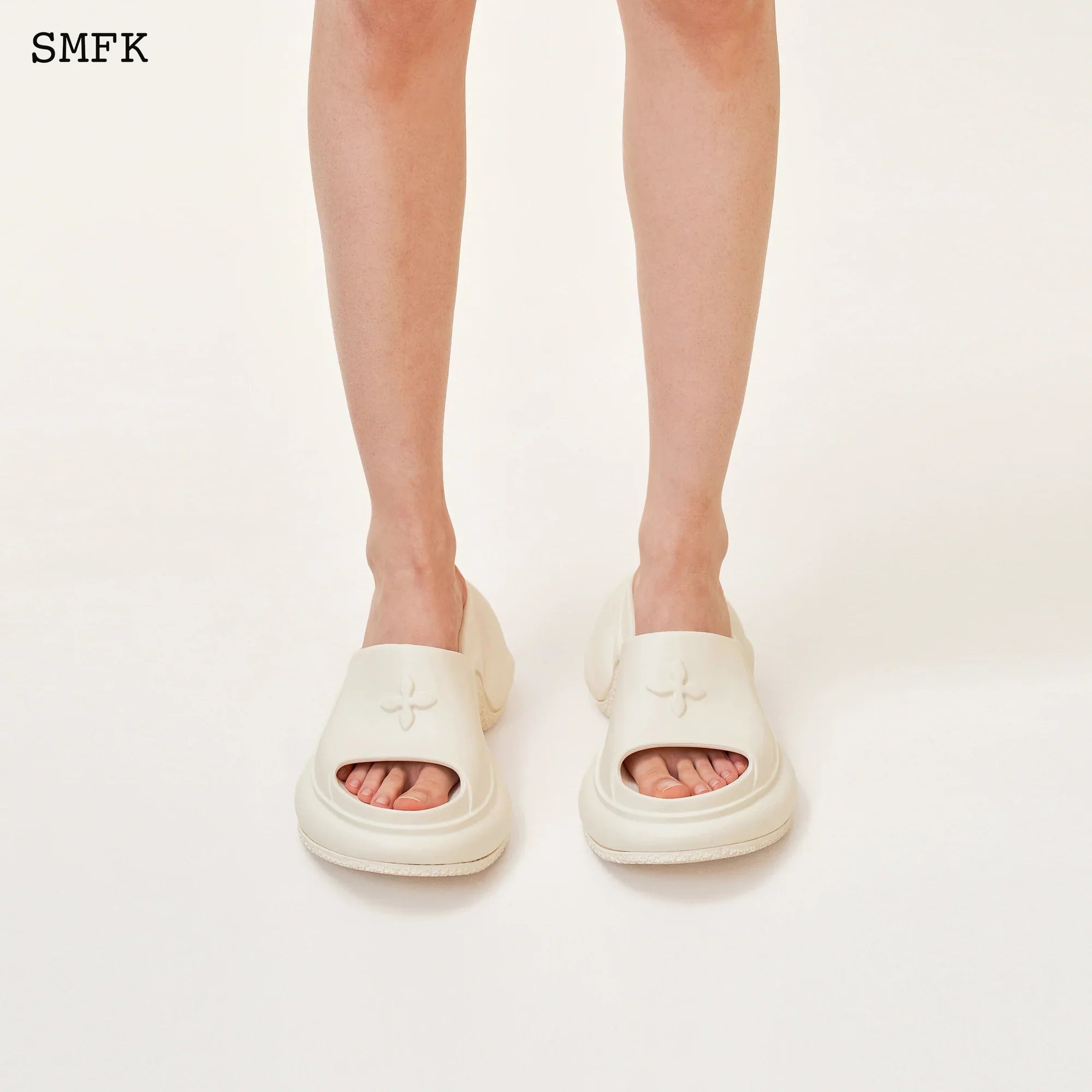 SMFK COMPASS WAVE HIGH-HEEL BUMPER SANDAL IN WHITE SL002W1