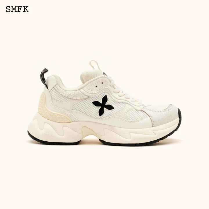 COMPASS WAVE RETRO JOGGING SHOES IN WHITE
