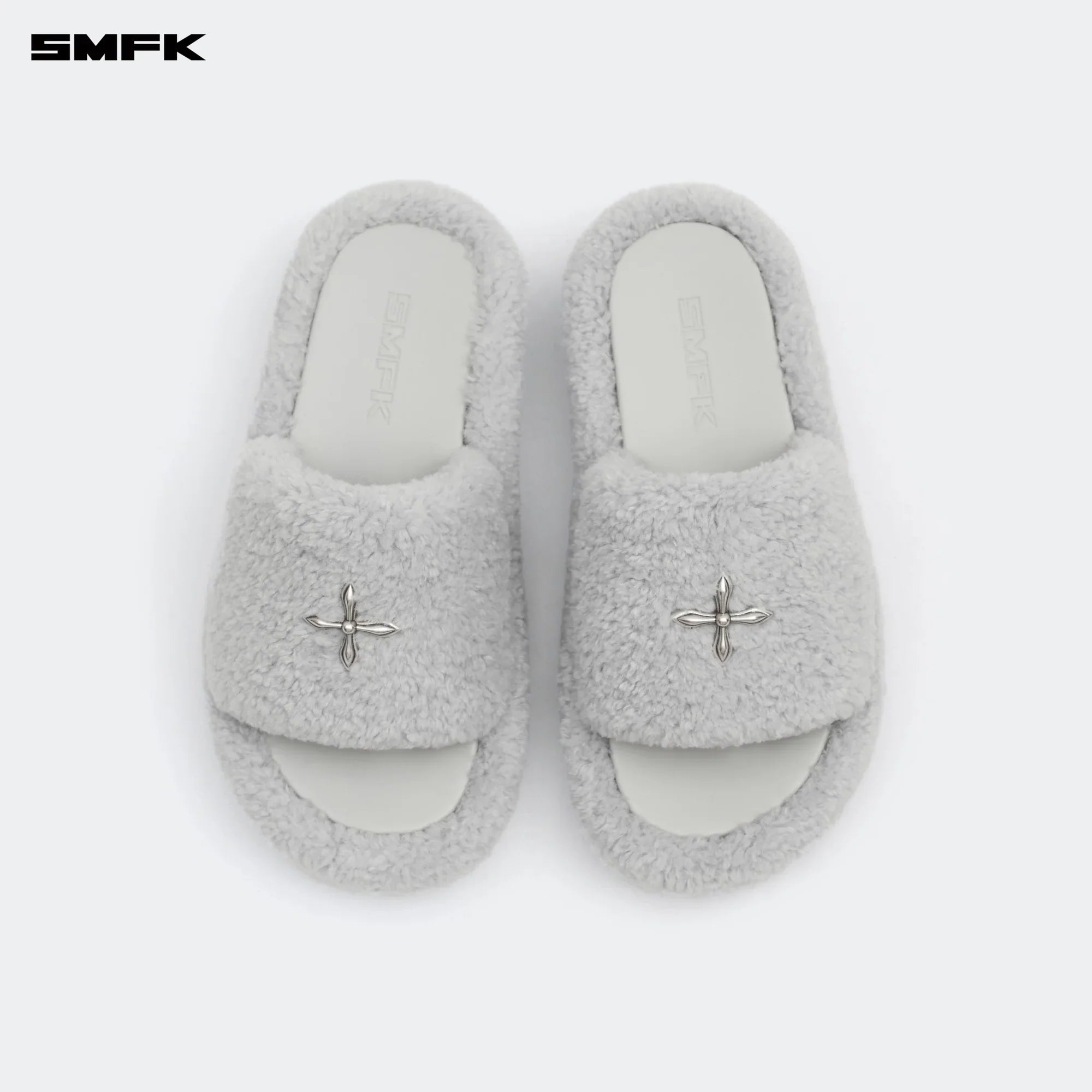 COMPASS WOOLLY CLASSIC FURRY SLIPPER IN GRAY