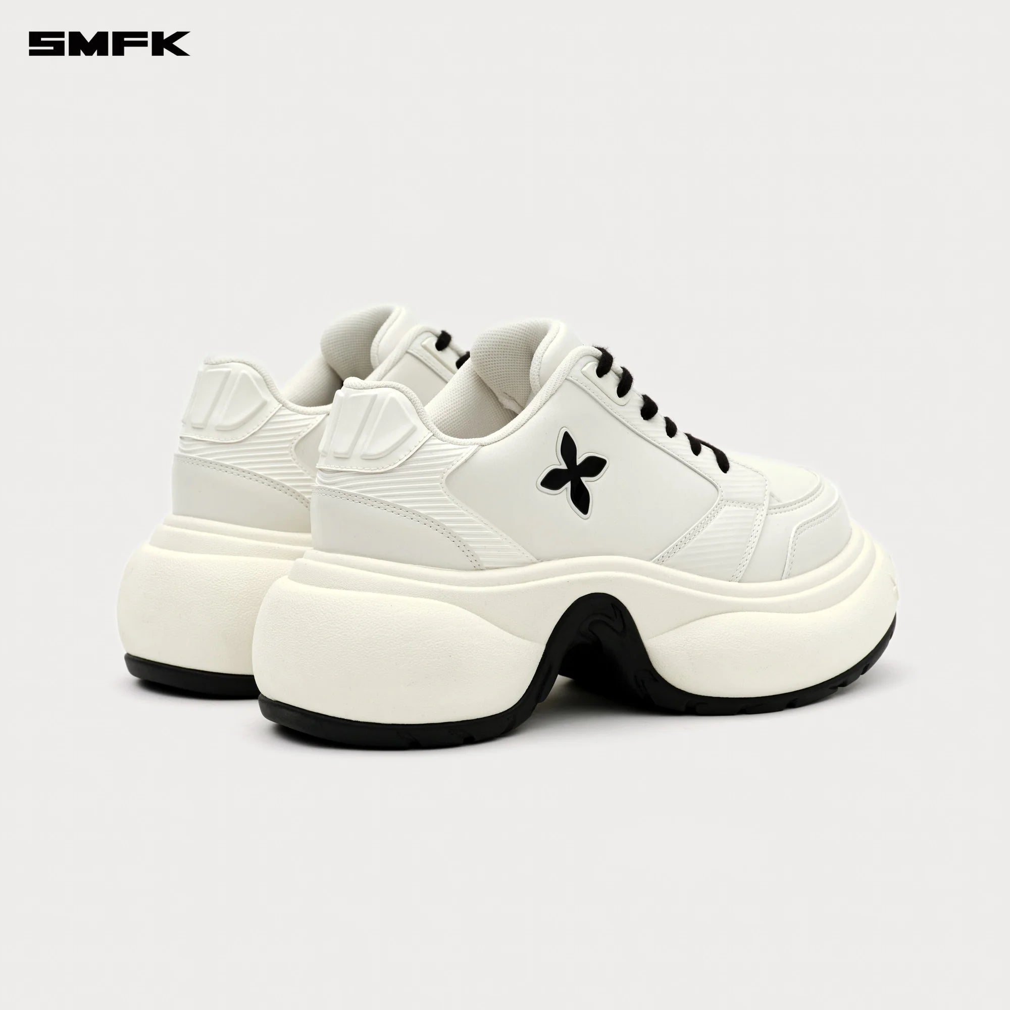 FUTURE RIPPLE HIGH-HEELED SKATER SHOES IN WHITE