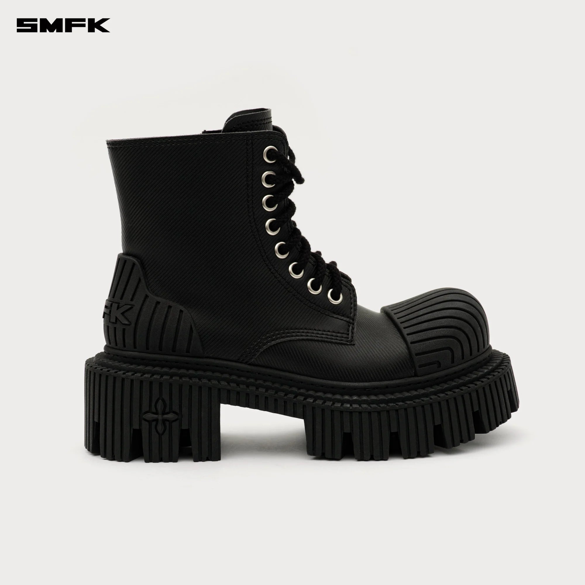 FUTURE RIPPLE MOTORCYCLE BOOTS IN BLACK