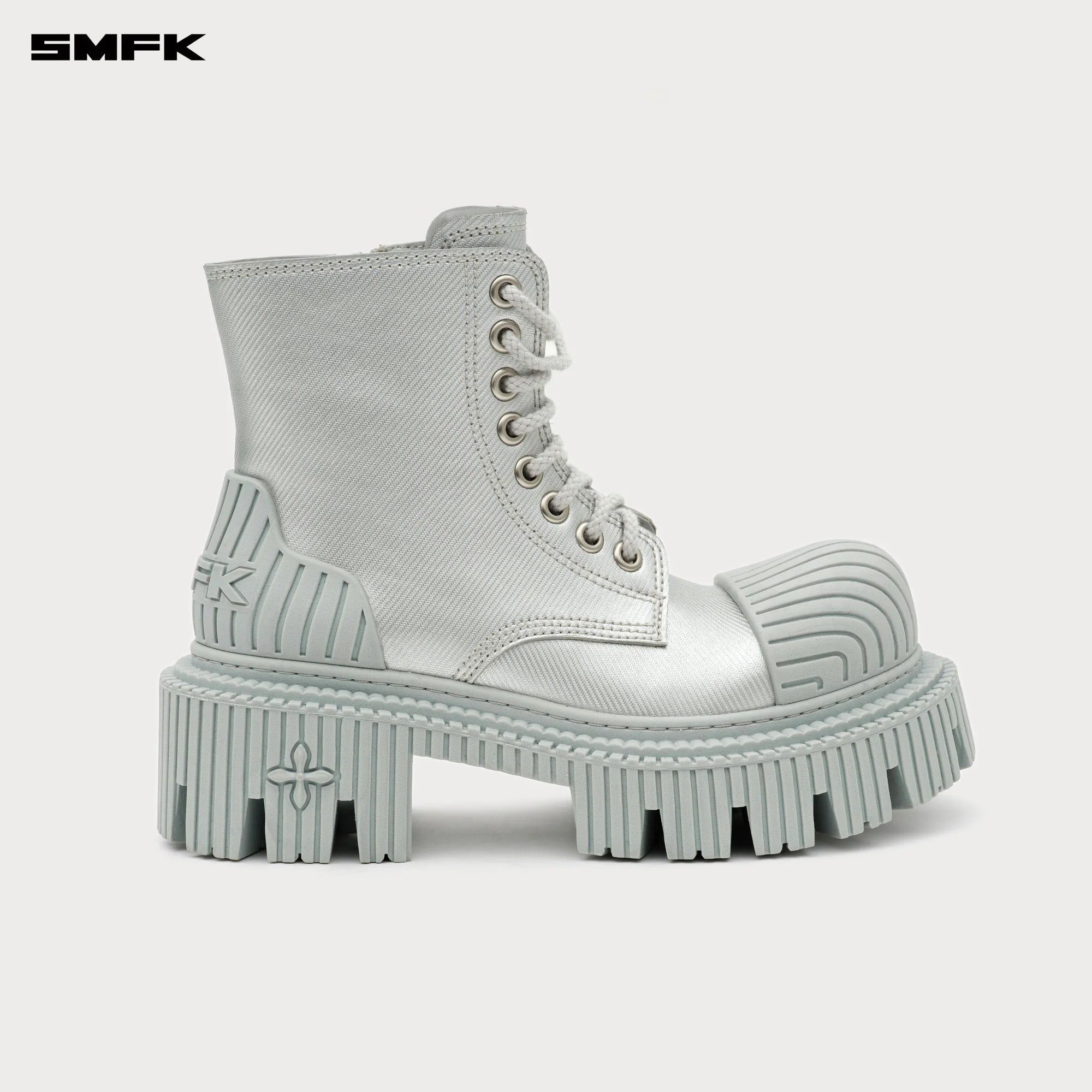 FUTURE RIPPLE MOTORCYCLE BOOTS IN SILVER