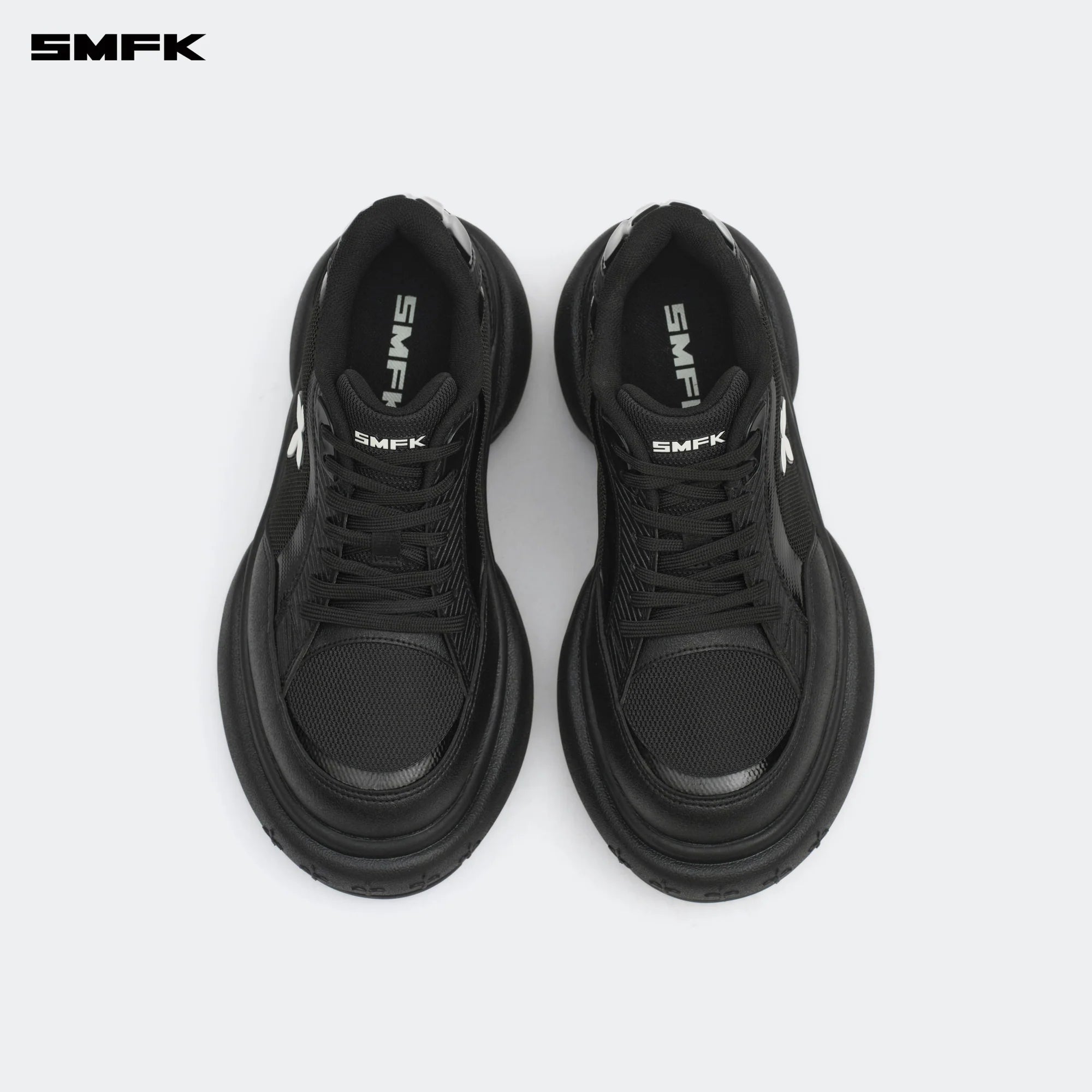 FUTURE RIPPLE THICK-SOLED SNEAKER IN BLACK