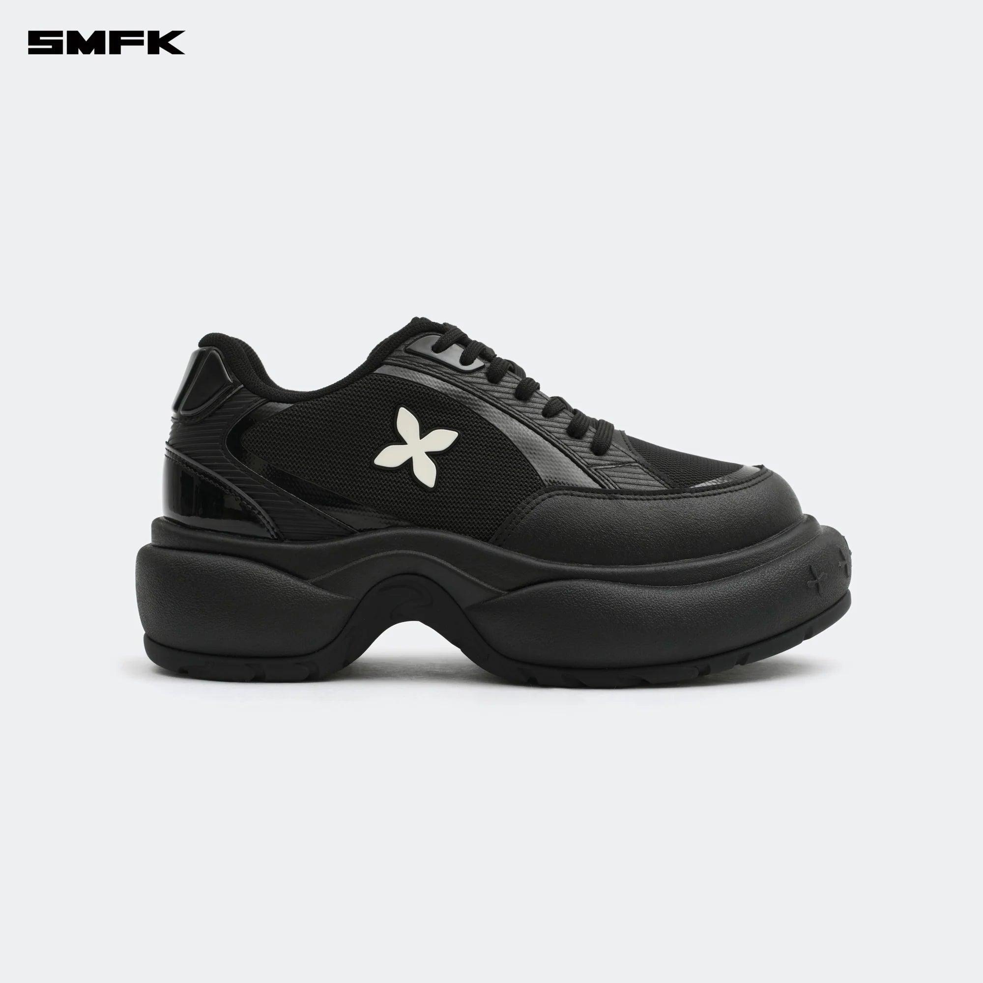 FUTURE RIPPLE THICK-SOLED SNEAKER IN BLACK