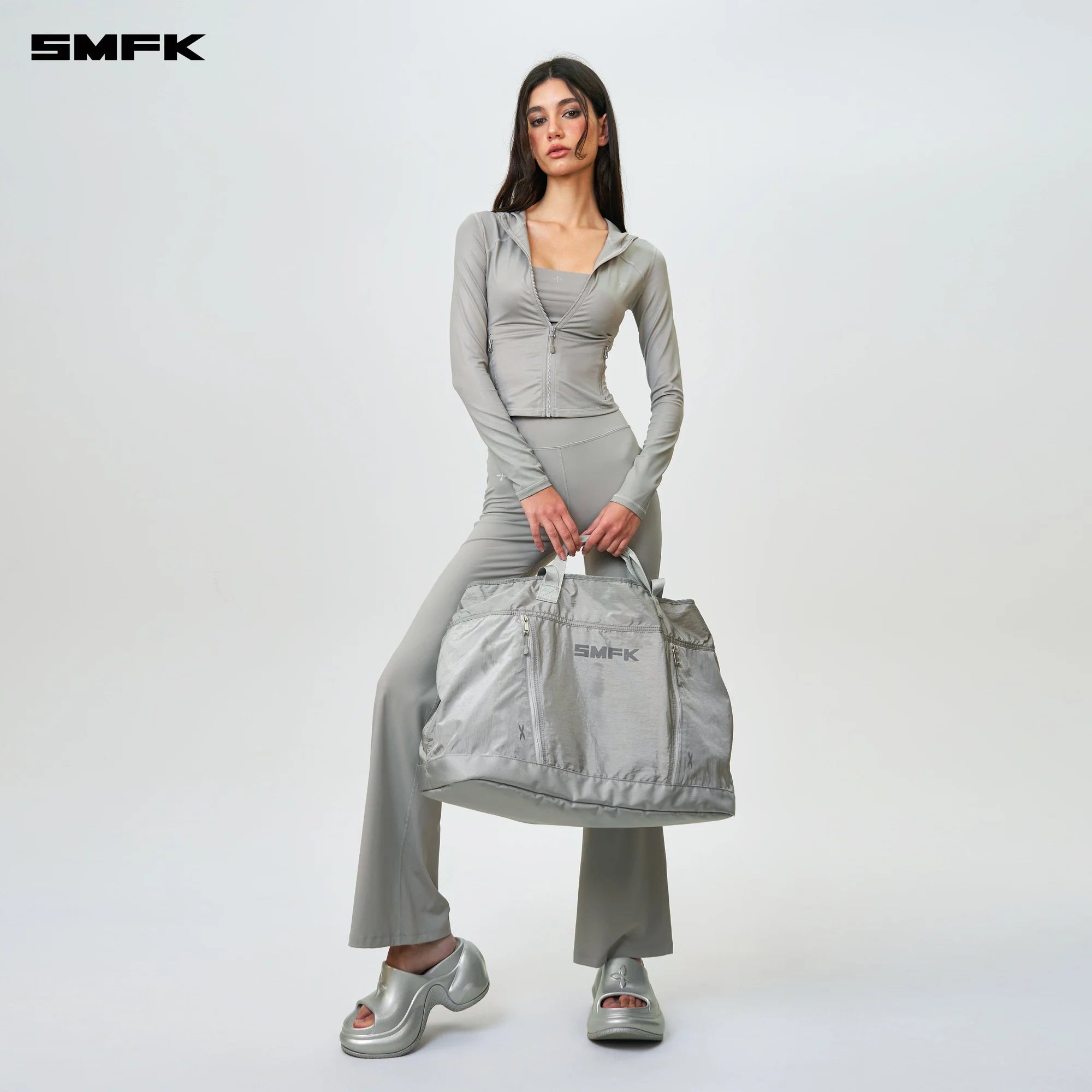 FREE FUTURE STORM GYM SPORTS BAG SILVER (LARGE) OVER 6000CAD