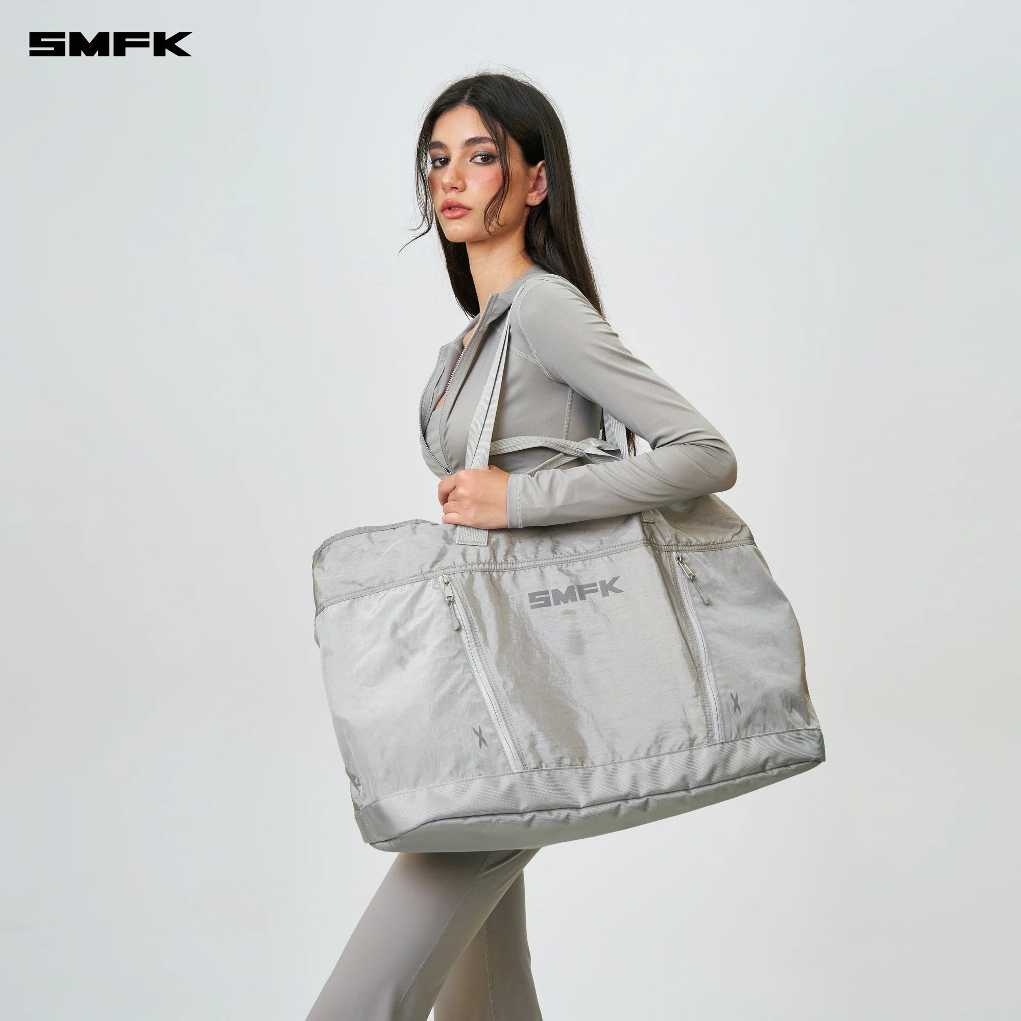 FREE FUTURE STORM GYM SPORTS BAG SILVER (LARGE) OVER 6000CAD