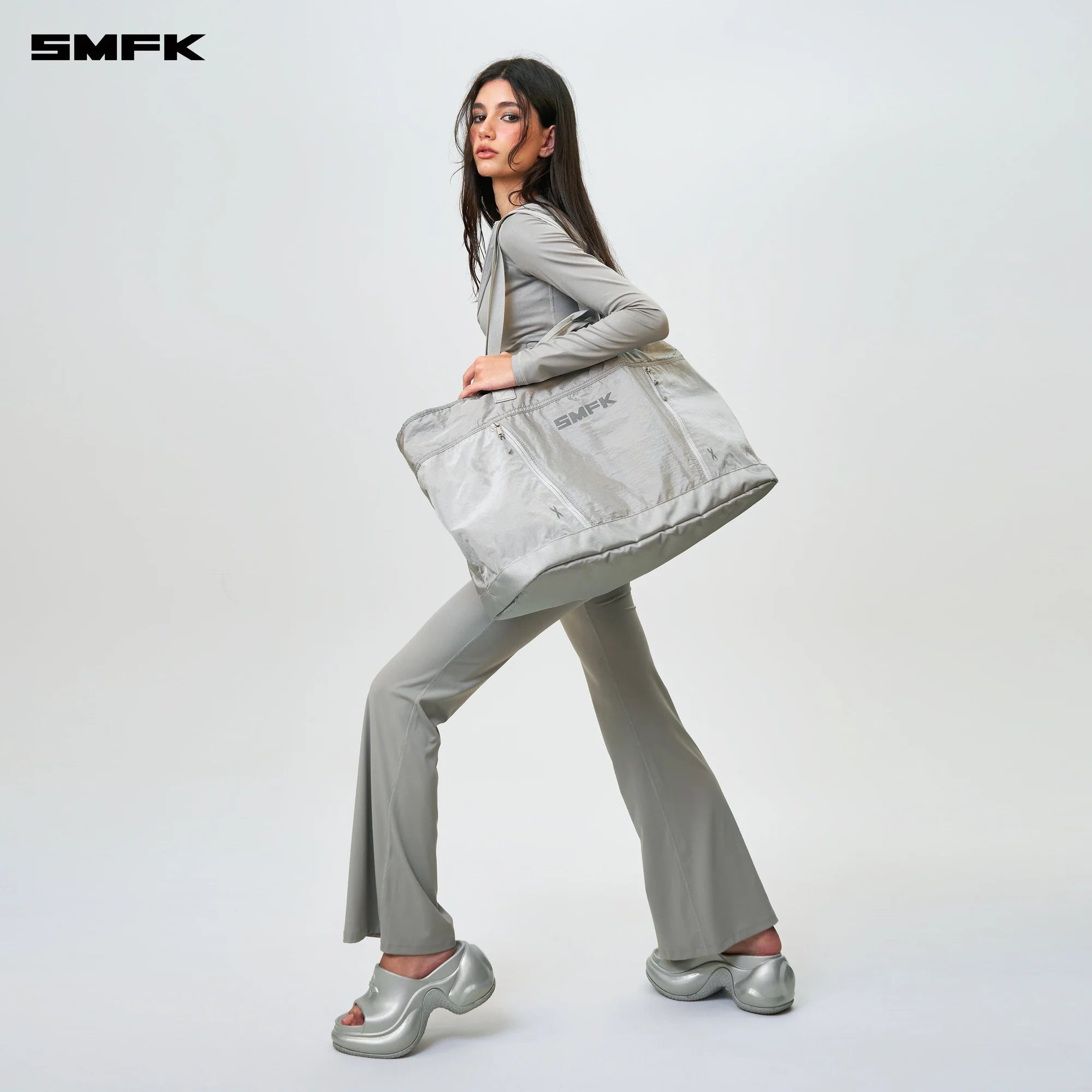 FREE FUTURE STORM GYM SPORTS BAG SILVER (LARGE) OVER 6000CAD