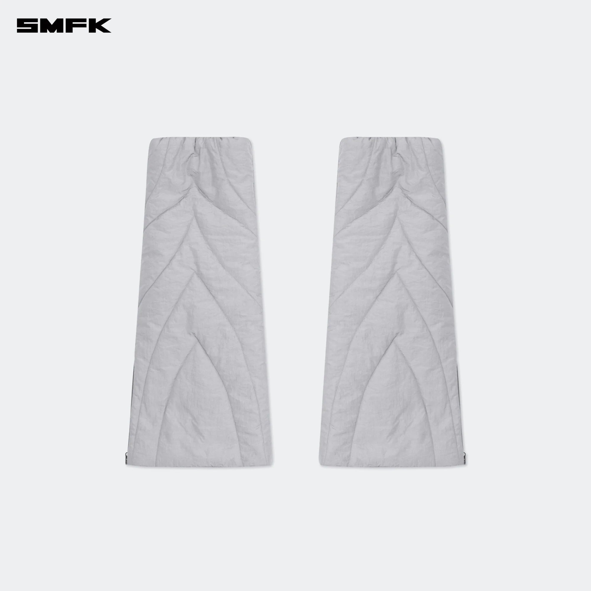 FUTURE STORM LEG WARMER IN SILVER