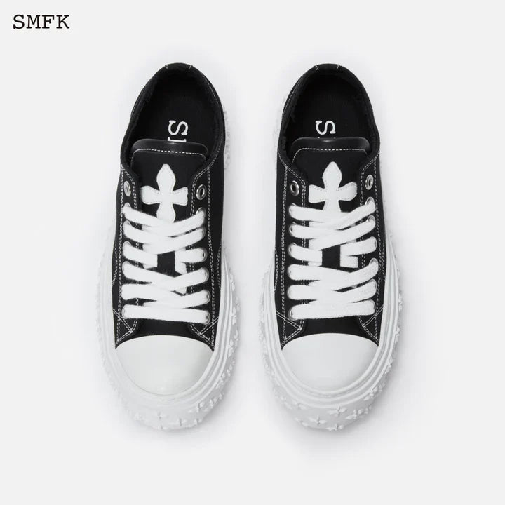 GARDEN VINTAGE SKATE SHOES BLACK AND WHITE
